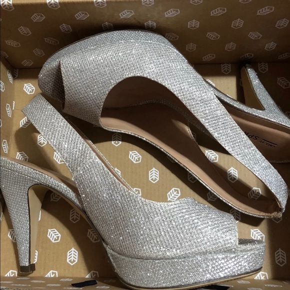 Call It Spring pumps - Picture 4 of 5